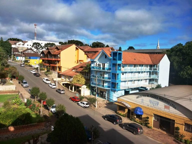 B-619     APARTAMENTO NO CENTRO DE NOVA PETRÓPOLIS