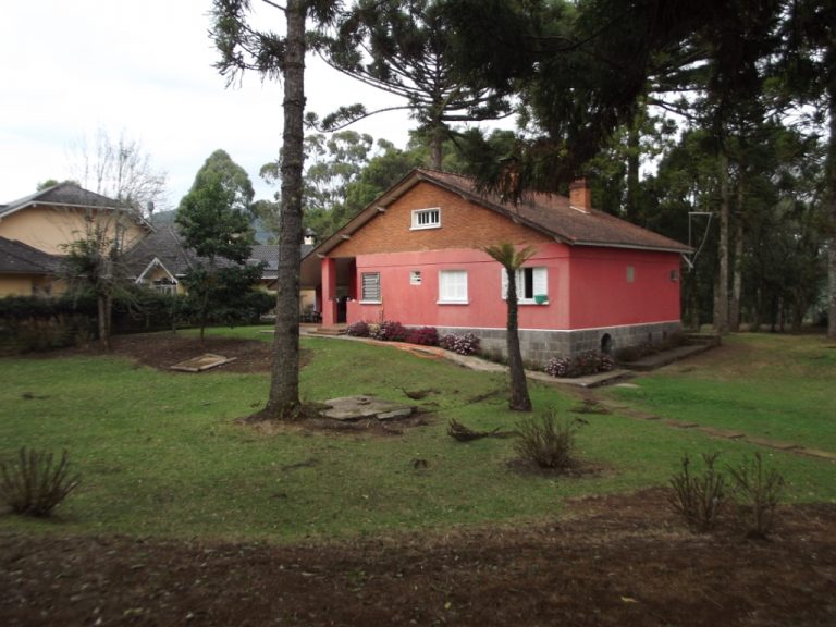 B-310     CASA COM FANTÁSTICO TERRENO MEDINDO 7.226,65 m²!!!