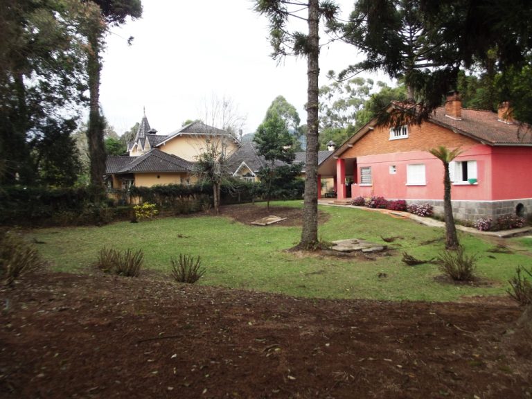 B-310     CASA COM FANTÁSTICO TERRENO MEDINDO 7.226,65 m²!!!