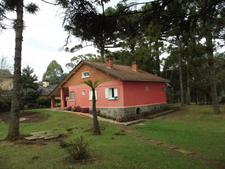B-310     CASA COM FANTÁSTICO TERRENO MEDINDO 7.226,65 m²!!!