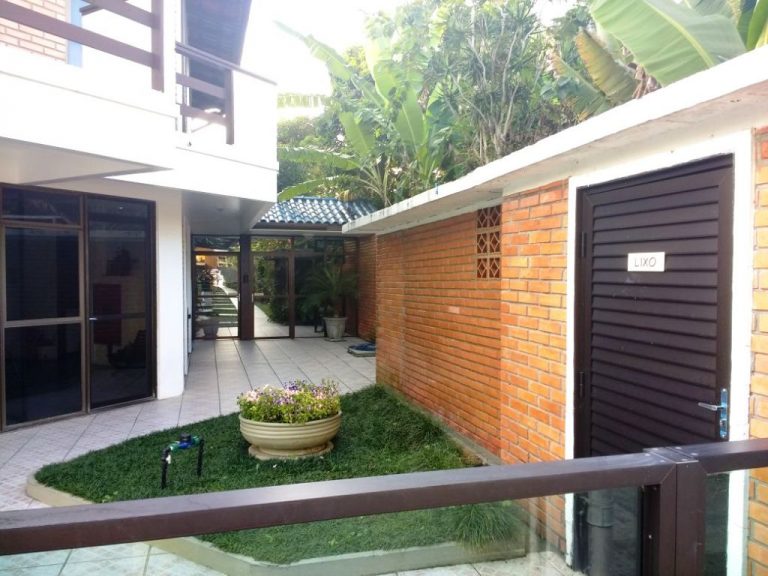 B-626     APT/CABANA DE FRENTE PARA O MAR EM CANASVIEIRAS-SC