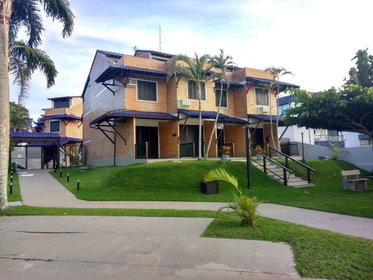 B-626     APT/CABANA DE FRENTE PARA O MAR EM CANASVIEIRAS-SC