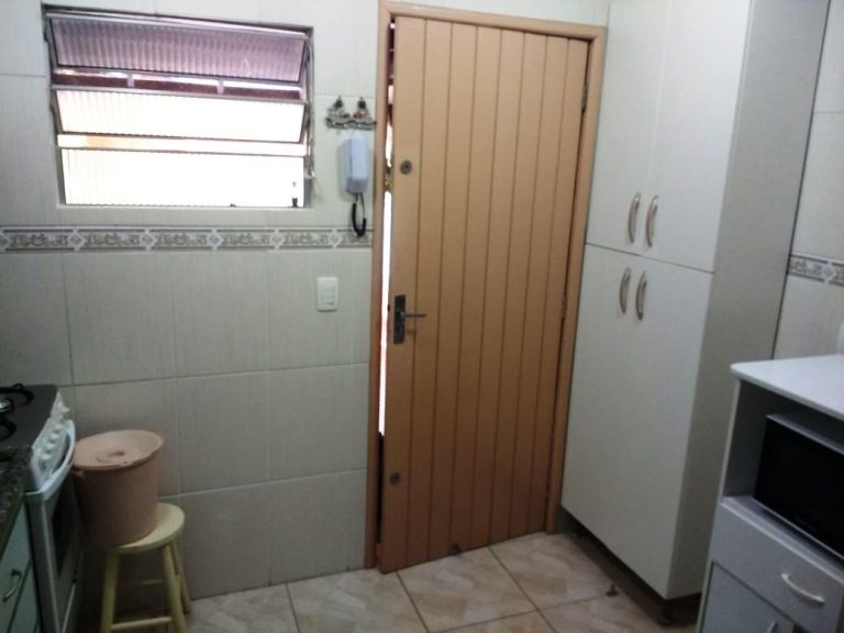 B-626     APT/CABANA DE FRENTE PARA O MAR EM CANASVIEIRAS-SC