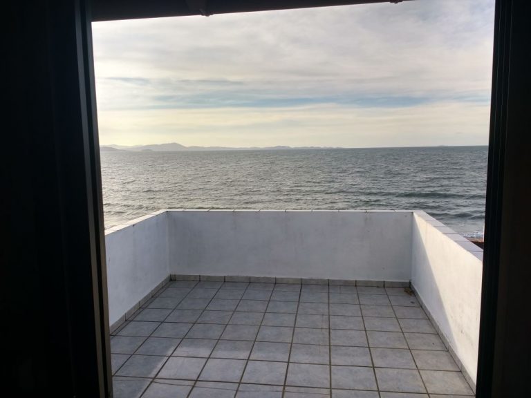 B-626     APT/CABANA DE FRENTE PARA O MAR EM CANASVIEIRAS-SC