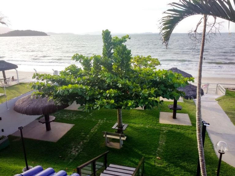 B-626     APT/CABANA DE FRENTE PARA O MAR EM CANASVIEIRAS-SC