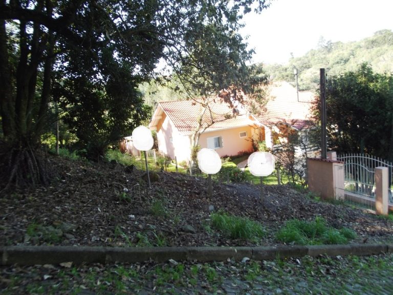 B-88     TERRENO NO CENTRO DE NOVA PETRÓPOLIS COM VISTA PANORÂMICA MARAVILHOSA!!!