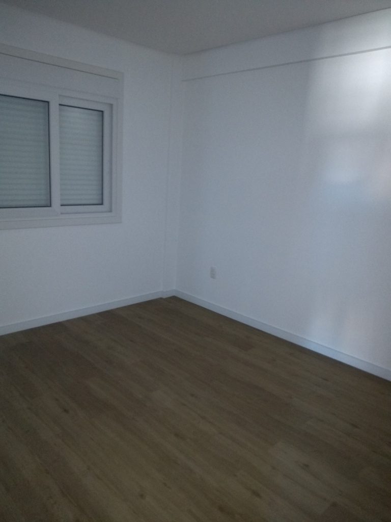 B-624      LINDÍSSIMO APT NO BAIRRO POUSADA DA NEVE!!! HÁ 50 METROS DA AV. PRINCIPAL E COM LINDA VISÃO PANORÂMICA!!!