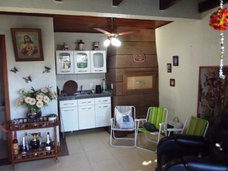 B-285     BELÍSSIMA CASA/SOBRADO NO BAIRRO POUSADA DA NEVE!!!