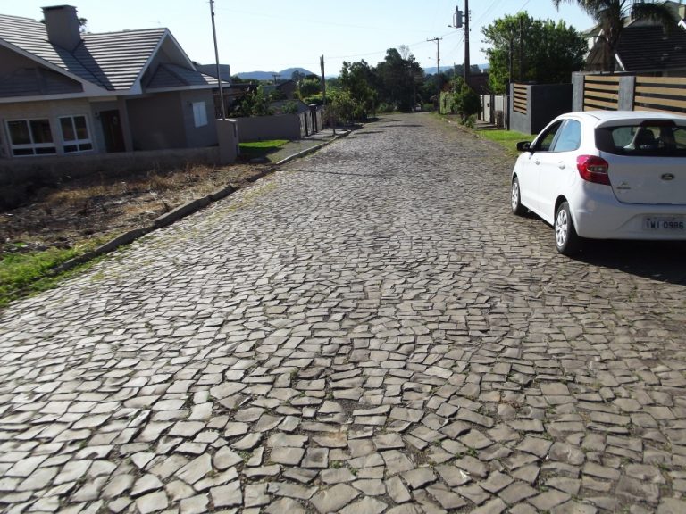 B-66     FANTÁSTICO TERRENO COMPLETAMENTE PLANO NO POUSADA DA NEVE !!!