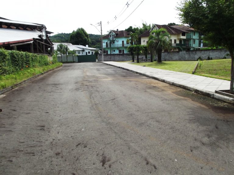 B-91     TERRENOS NO LINDÍSSIMO CONDOMÍNIO FECHADO ALTOS DA BAVIERA NA SERRA GAÚCHA!!!