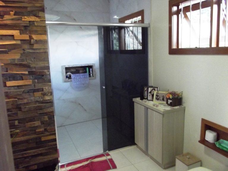 B-290     LINDÍSSIMA CASA NOVA – CONSTRUÇÃO DE ALTÍSSIMO NÍVEL!!!