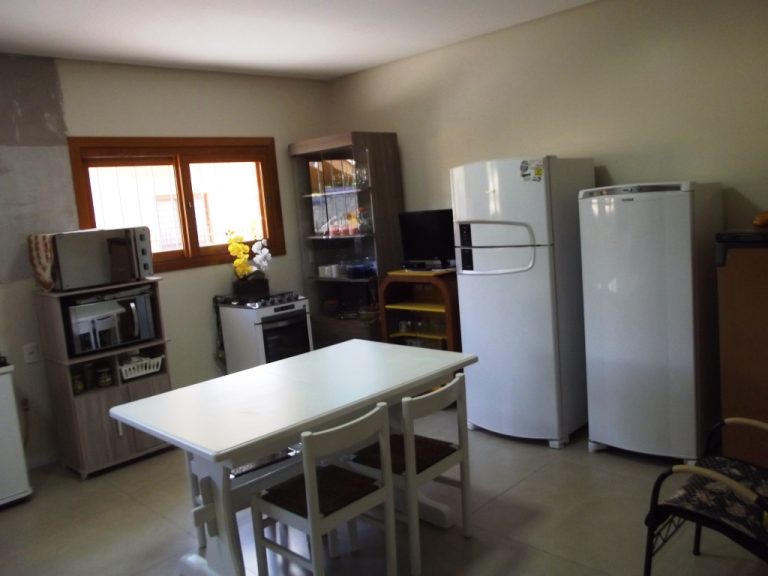 B-290     LINDÍSSIMA CASA NOVA – CONSTRUÇÃO DE ALTÍSSIMO NÍVEL!!!