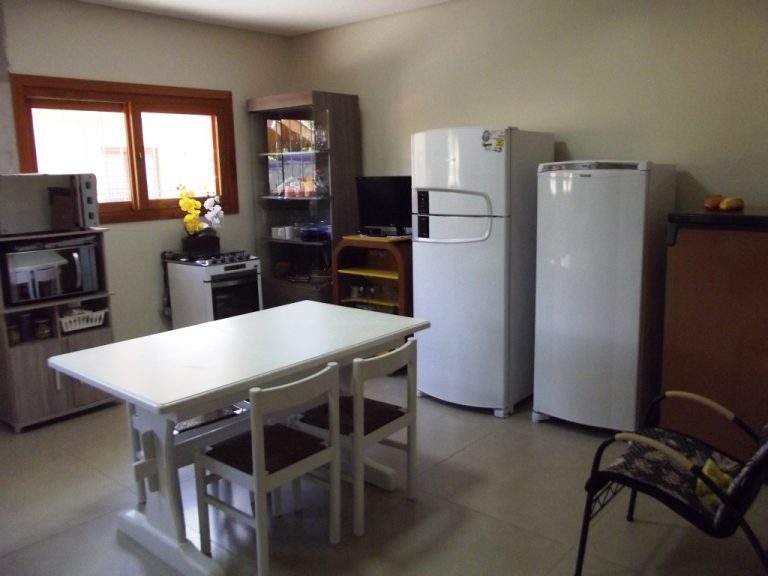 B-290     LINDÍSSIMA CASA NOVA – CONSTRUÇÃO DE ALTÍSSIMO NÍVEL!!!