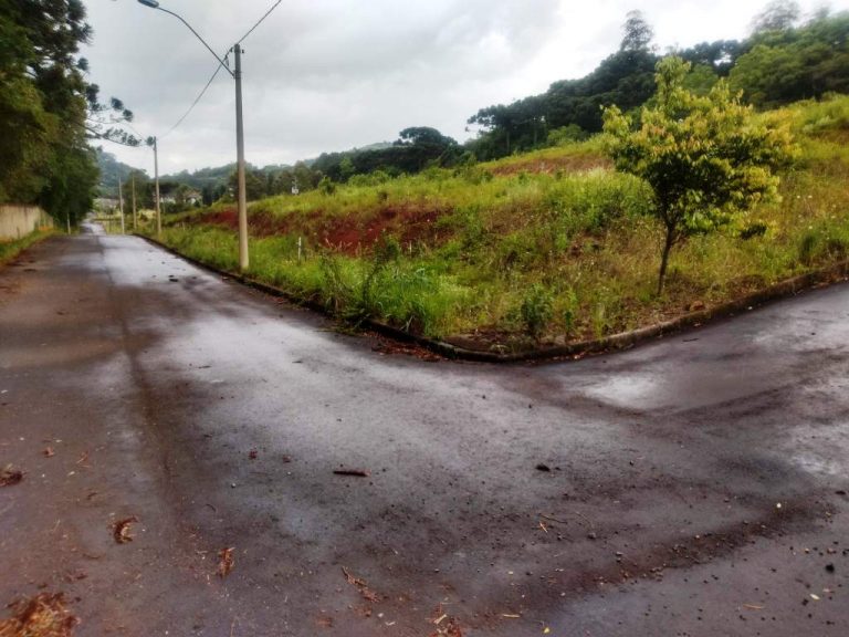 B-91     TERRENOS NO LINDÍSSIMO CONDOMÍNIO FECHADO ALTOS DA BAVIERA NA SERRA GAÚCHA!!!