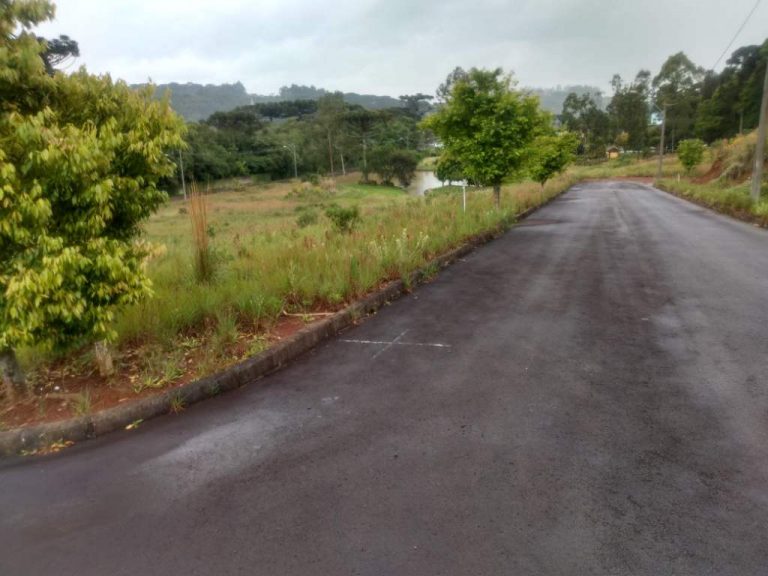B-91     TERRENOS NO LINDÍSSIMO CONDOMÍNIO FECHADO ALTOS DA BAVIERA NA SERRA GAÚCHA!!!