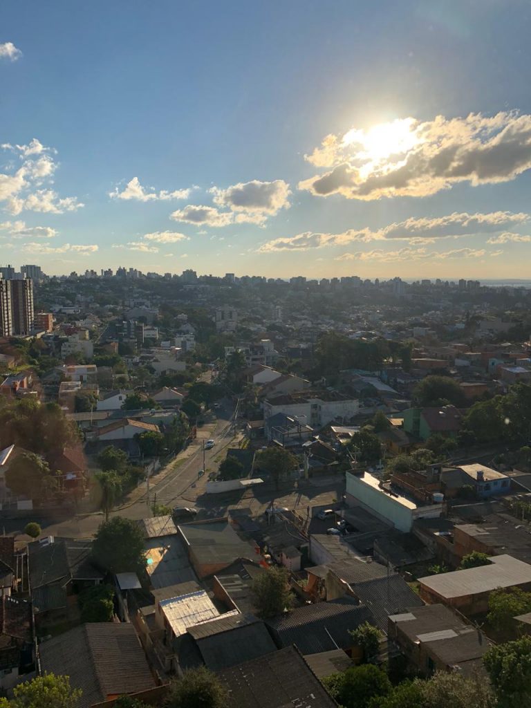 B-644     LINDO APARTAMENTO NO BAIRRO VILA JARDIM-POA