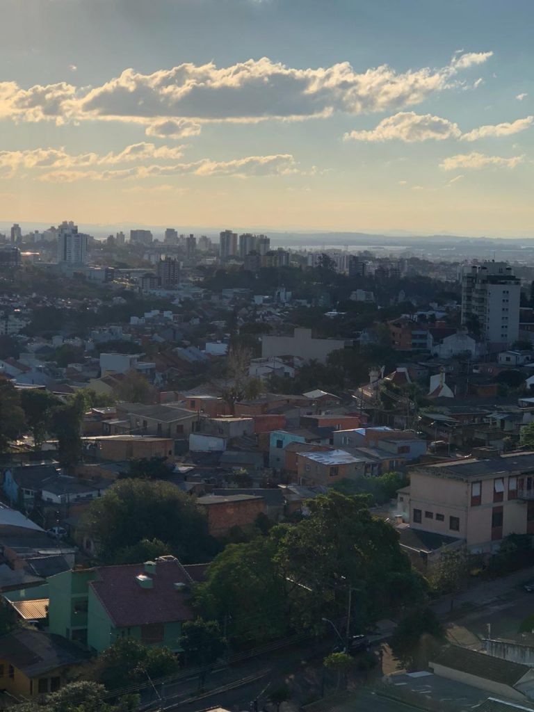 B-644     LINDO APARTAMENTO NO BAIRRO VILA JARDIM-POA