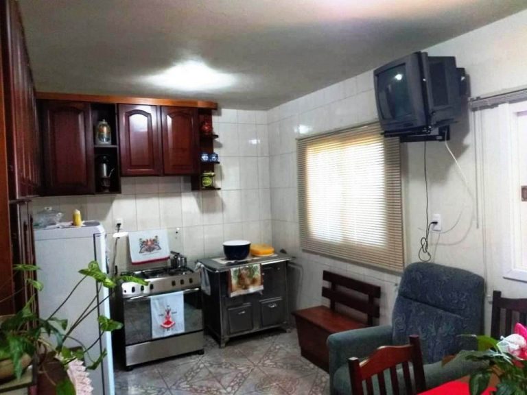 B-305     LINDÍSSIMA CASA DE ESQUINA NO BAIRRO BAVÁRIA!!!!
