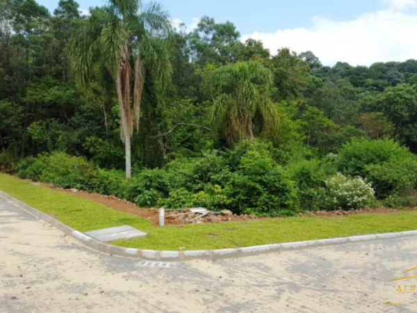 B-107     LINDO TERRENO DE ESQUINA NO CONDOMÍNIO RESIDENCIAL NOVO HORIZONT