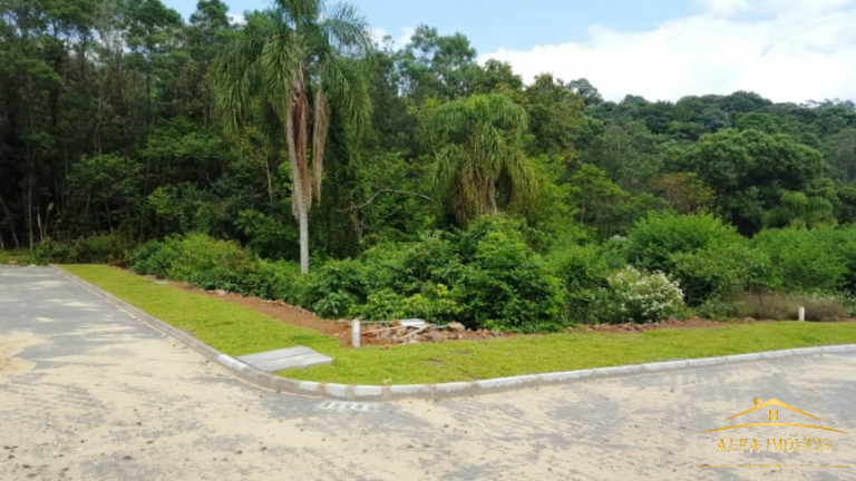 B-107     LINDO TERRENO DE ESQUINA NO CONDOMÍNIO RESIDENCIAL NOVO HORIZONT