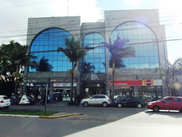 B-1009     EXCELENTE SALA COMERCIAL NO CENTRO DE NOVA PETRÓPOLIS!!!!
