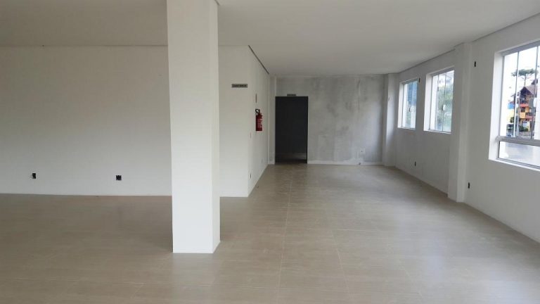 B-1012     SALA COMERCIAL – LOJA – NO CENTRO