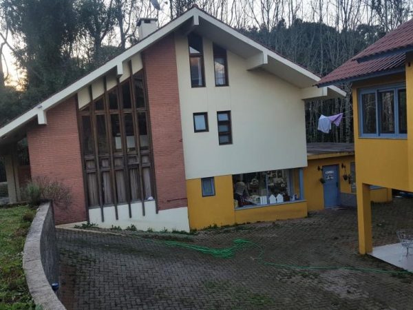 B-338 – 02 BELÍSSIMAS CASAS NO BAIRRO BAVÁRIA!!!