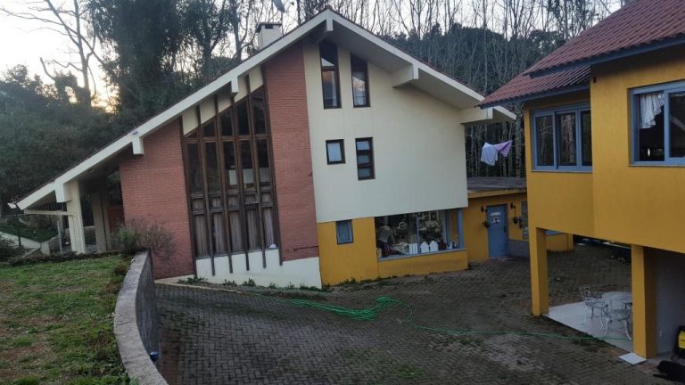 B-338 – 02 BELÍSSIMAS CASAS NO BAIRRO BAVÁRIA!!!