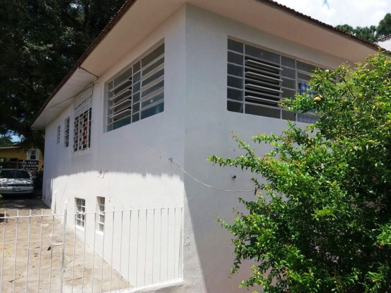 B-238     ÓTIMA CASA EM POA
