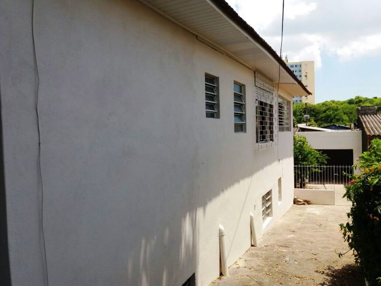 B-238     ÓTIMA CASA EM POA