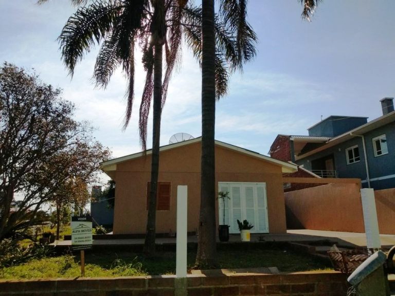 B-340     CASA COM 4 DORMITÓRIOS NO BAIRRO VALE VERDE/NOVA PETRÓPOLIS!!!