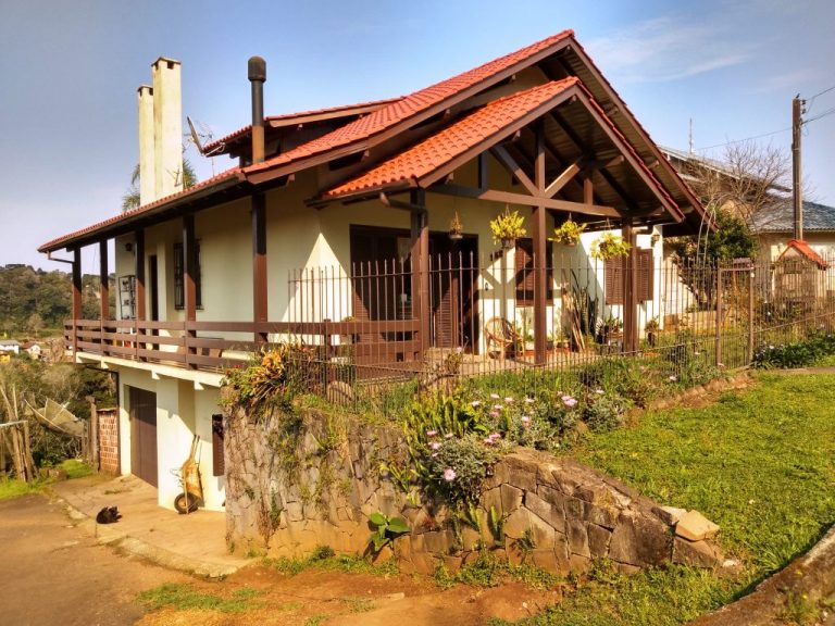B-344     AMPLA CASA NO BAIRRO LOGRADOURO EM NOVA PETRÓPOLIS POR UM PREÇO IMPERDÍVEL!!!!!!!!