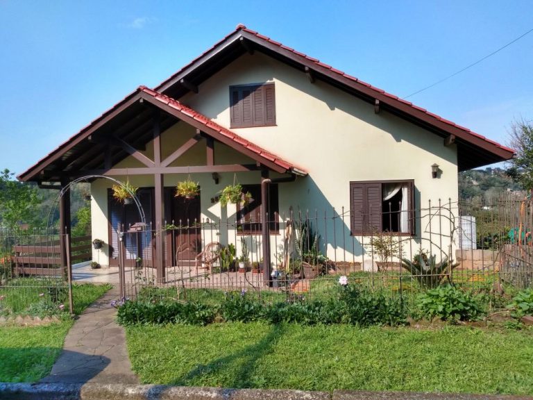 B-344     AMPLA CASA NO BAIRRO LOGRADOURO EM NOVA PETRÓPOLIS POR UM PREÇO IMPERDÍVEL!!!!!!!!
