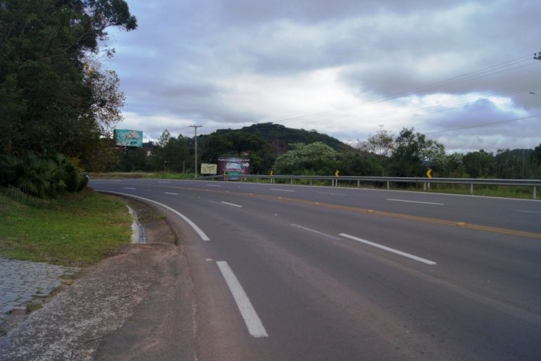 B-125     FANTÁSTICO TERRENO NA ENTRADA DE NOVA PETRÓPOLIS COM FRENTE PARA A BR 116!!!
