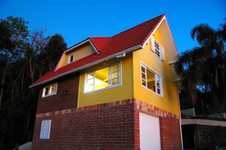 B-348     LINDÍSSIMA CASA GERMÂNICA COM VISTA PANORÂMICA FENOMENAL!!!