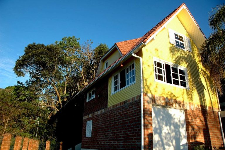 B-348     LINDÍSSIMA CASA GERMÂNICA COM VISTA PANORÂMICA FENOMENAL!!!