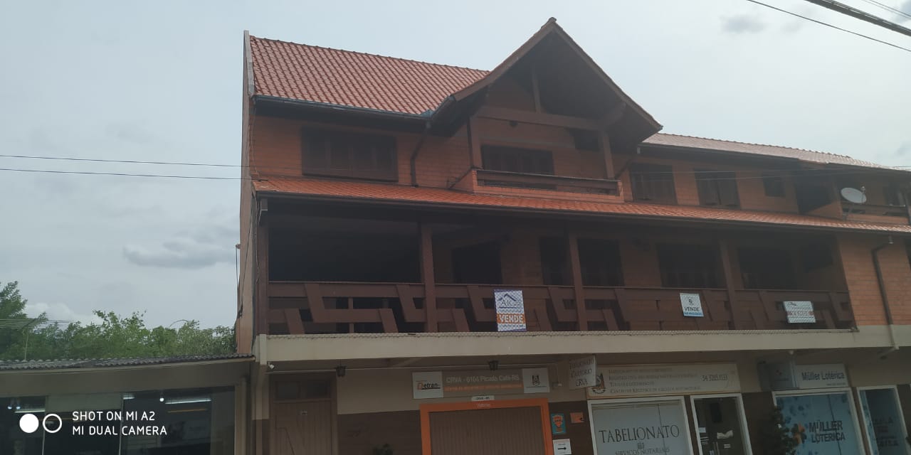 B-629     EXCELENTE APARTAMENTO NO CENTRO DE PICADA CAFÉ!!!