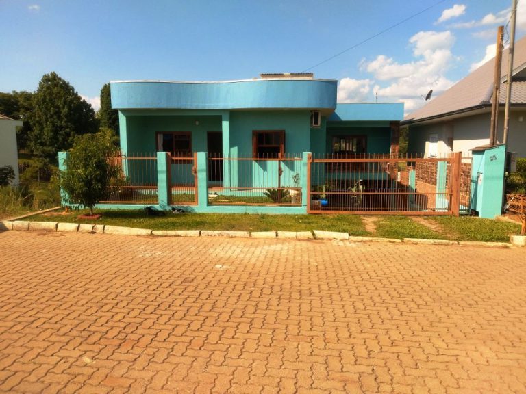 B-353     LINDÍSSIMA CASA NOVA EM LUGAR NOBRÍSSIMO!!!!!
