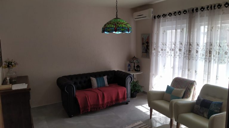 B-604     LINDO E AMPLO APARTAMENTO TÉRREO NO CENTRO DE NOVA PETRÓPOLIS!!!