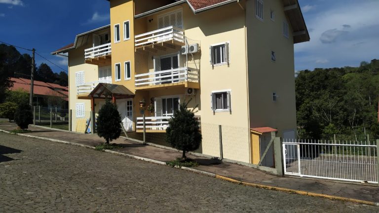 B-604     LINDO E AMPLO APARTAMENTO TÉRREO NO CENTRO DE NOVA PETRÓPOLIS!!!