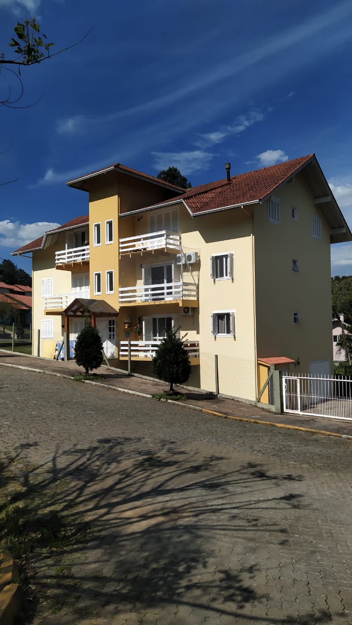 B-604     LINDO E AMPLO APARTAMENTO TÉRREO NO CENTRO DE NOVA PETRÓPOLIS!!!