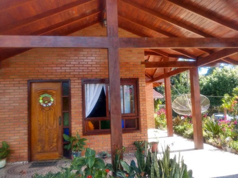 B-246     DUAS(02) LINDAS E ENORMES CASAS PELO PREÇO DE UMA!!!!
