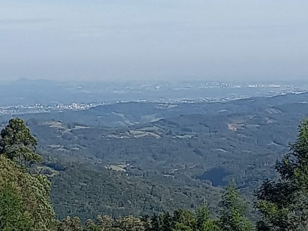 B-572 ÁREA DE TERRAS EM MORRO REUTER COM FANTÁSTICA VISTA PANORÂMICA