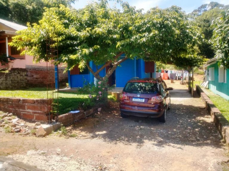 B-321     CASA PRATICAMENTE NOVA COM PROJETO DE AMPLIAÇÃO POR PREÇO IMPERDÍVEL!!!!