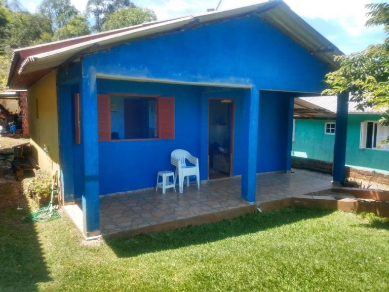 B-321     CASA PRATICAMENTE NOVA COM PROJETO DE AMPLIAÇÃO POR PREÇO IMPERDÍVEL!!!!