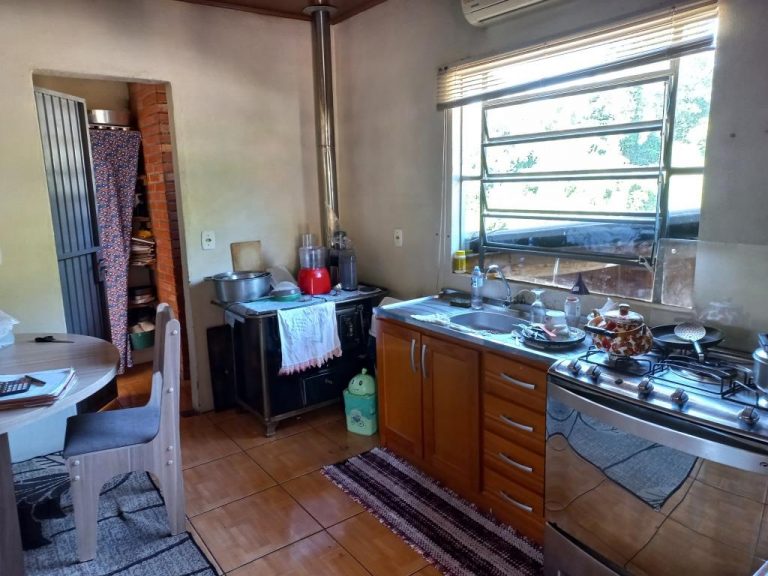 B-1020     EXCELENTE PONTO COMERCIAL NA CIDADE DE PICADA CAFÉ COM FRENTE PARA BR 116!!!
