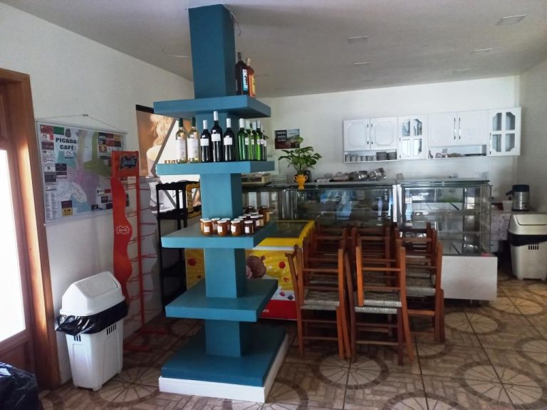 B-1020     EXCELENTE PONTO COMERCIAL NA CIDADE DE PICADA CAFÉ COM FRENTE PARA BR 116!!!