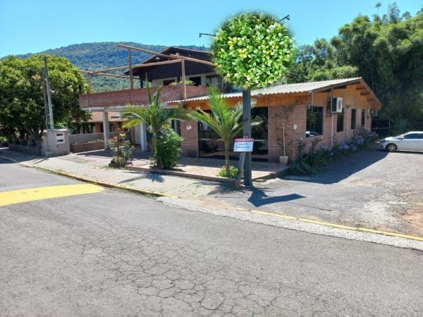 B-1020     EXCELENTE PONTO COMERCIAL NA CIDADE DE PICADA CAFÉ COM FRENTE PARA BR 116!!!