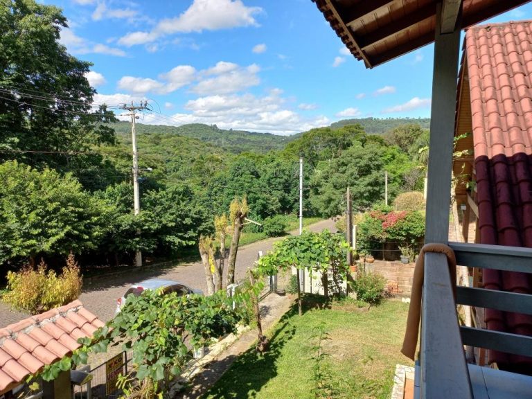 B-266     DUAS CASAS NO BAIRRO POUSADA DA NEVE-NOVA PETRÓPOLIS-SERRA GAÚCHA!!!