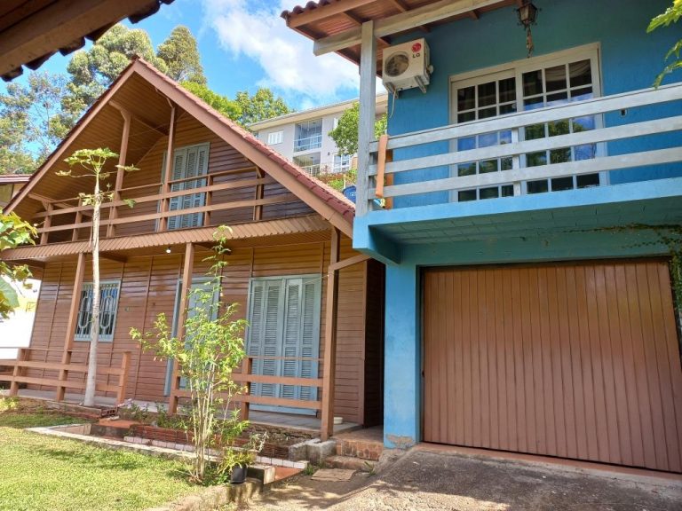 B-266     DUAS CASAS NO BAIRRO POUSADA DA NEVE-NOVA PETRÓPOLIS-SERRA GAÚCHA!!!